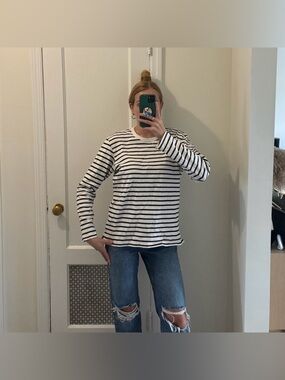 UNIQLO Women's Cream and Navy Long Sleeve Shirt size medium